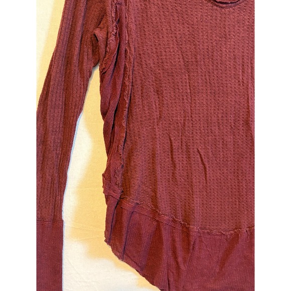 We The Free Free People Burgundy Waffle Knit Thermal V-Neck Top Small Bohemian - Picture 4 of 10